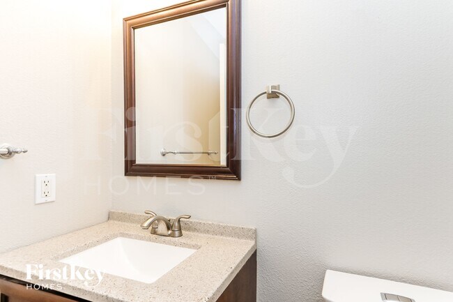 Building Photo - 812 New Season Ct