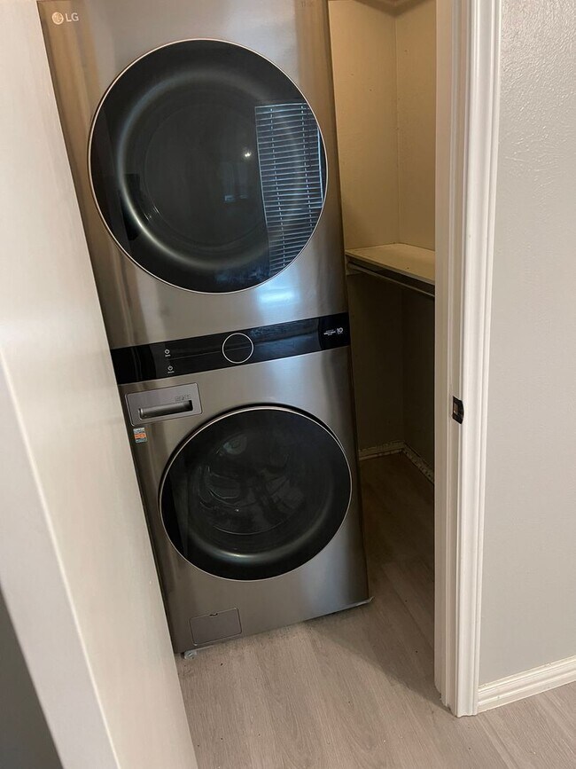 Building Photo - Newly Renovated One Bedroom Near SMU with ALL BILLS PAID!