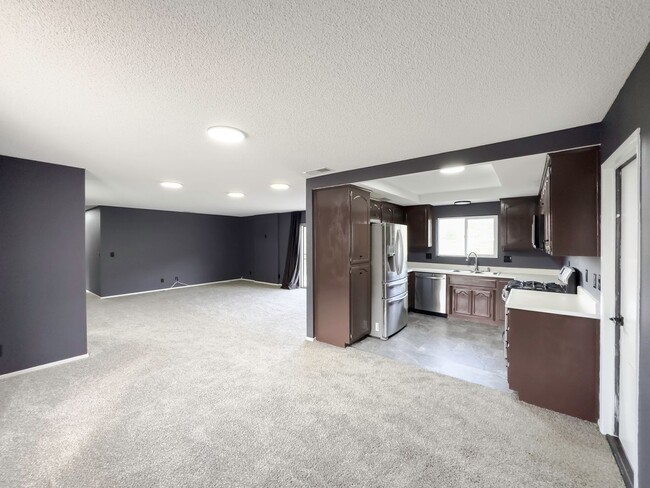 Building Photo - ~RARE FIND~ Newly Remodeled 3 Bedroom Home...