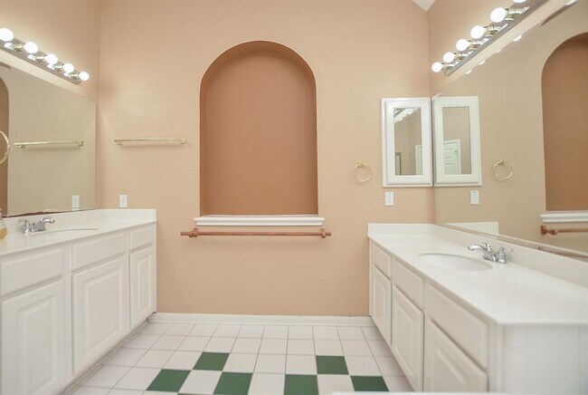 Building Photo - 1814 Maidenhair Ln