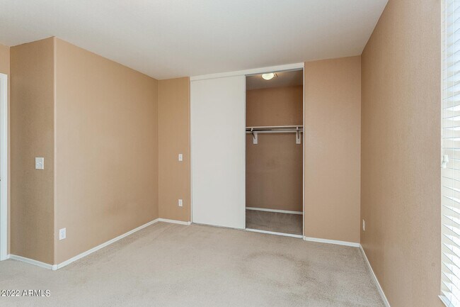 Building Photo - 4426 Greenleaf Dr