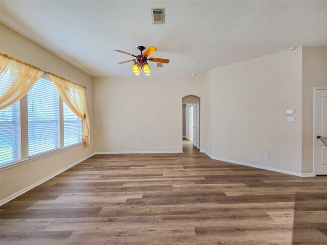 Building Photo - 17915 Landing Pines Trail