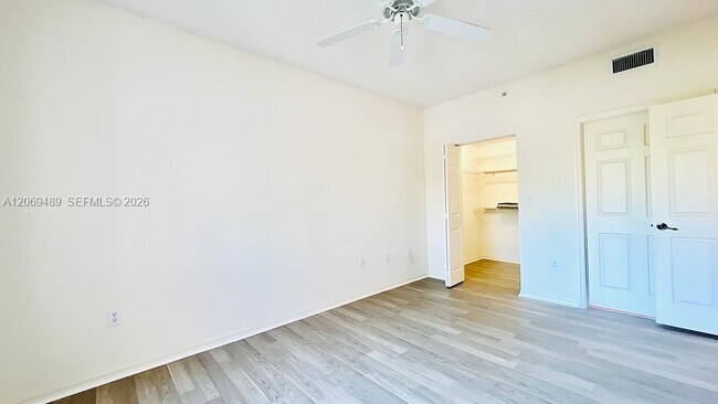Building Photo - 2807 Veronia Dr