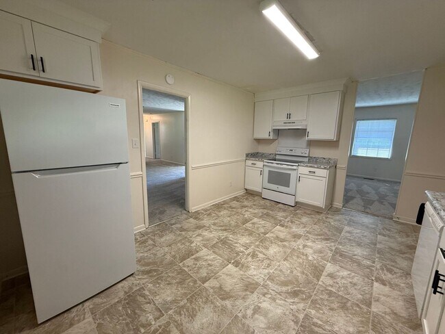 Building Photo - 403 Thomas Dr