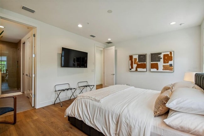 Building Photo - 2306 W Texas Ave