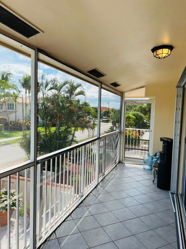 Building Photo - 371 SW 8th St