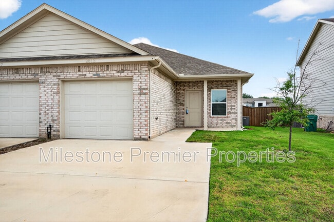 Primary Photo - 2813 Peony Dr