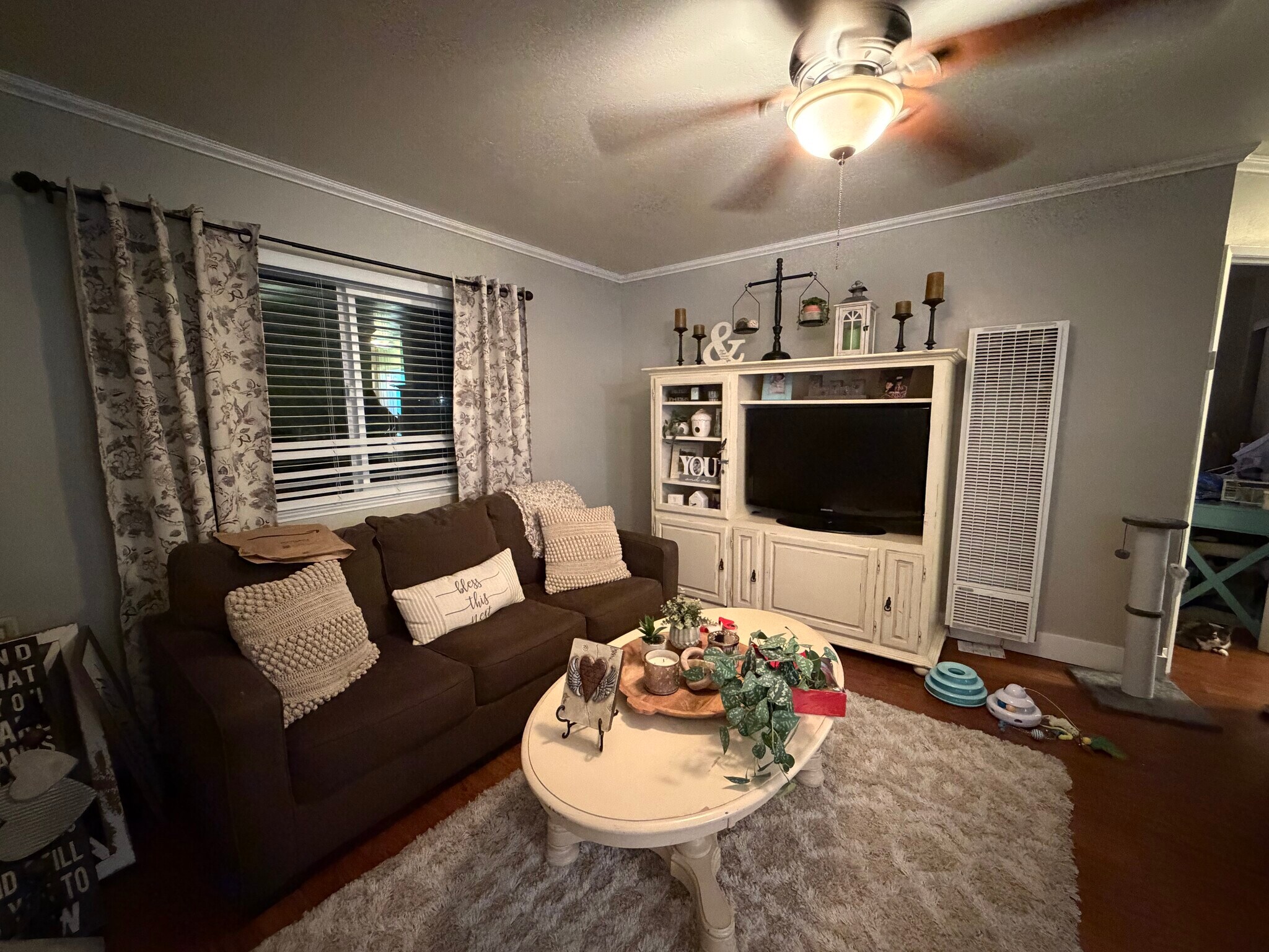 Building Photo - 457 E N St