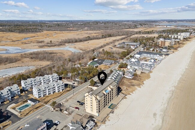 Building Photo - Fully Furnished Oceanfront 2 bed/2 bath