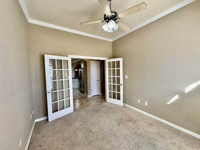 Building Photo - 2591 N Tragalger Dr.