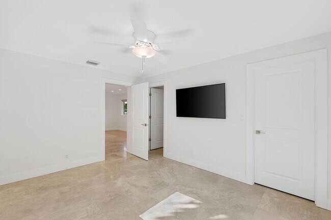 Building Photo - 1386 S Atlantic Dr