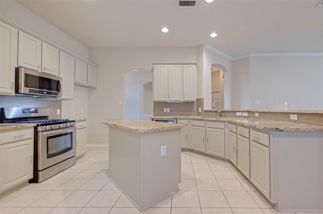 Building Photo - 206 N Wynnoak Cir