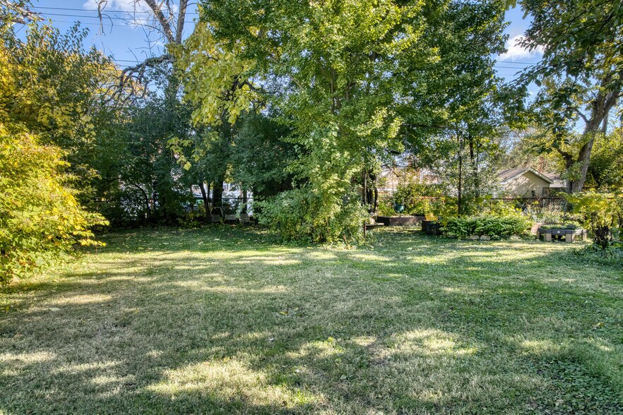 Building Photo - 7131 W Altgeld St