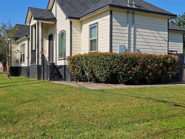 Building Photo - 4801 Wenda St