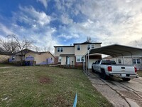 Building Photo - Newly Remodeled 4 Bed, 1 Bath Upstairs Uni...