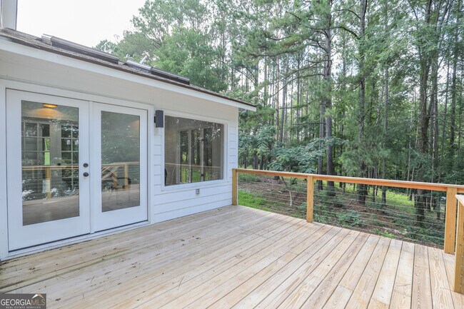 Building Photo - 212 Southland Dr