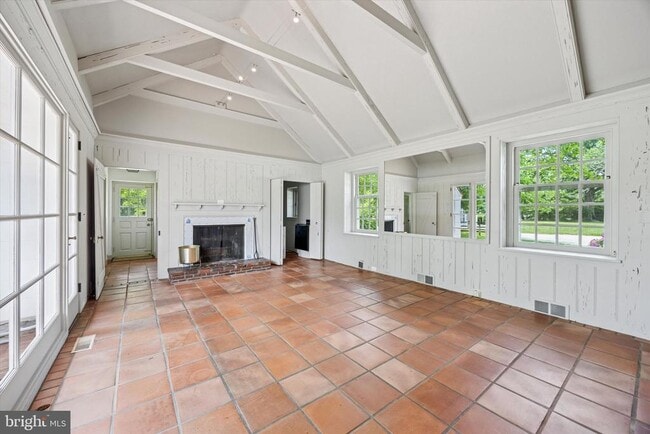 Building Photo - 1024 N Spring Mill Rd