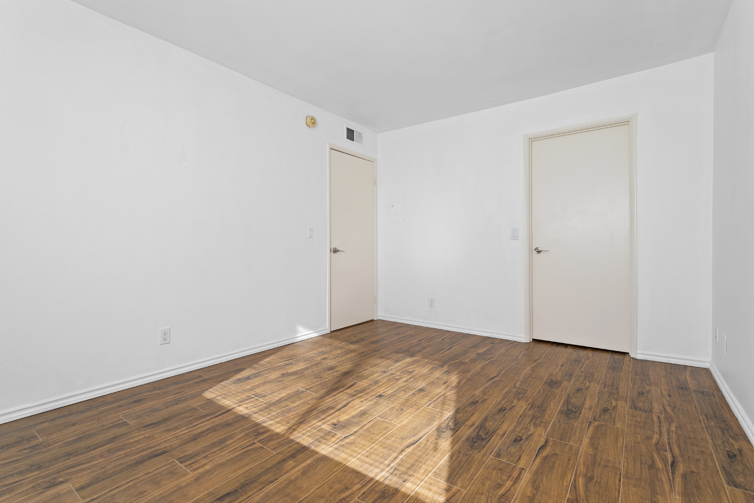 Two generous upstairs bedrooms with Walk-in Closets - 4511 Murietta Ave