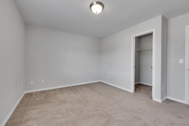 Building Photo - $2,595.00, 3 beds, 2.5 bath, Single Family...