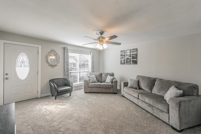 Building Photo - 2617 Marigold Ave