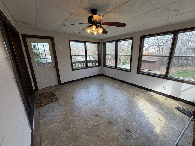 Building Photo - Beautiful 5 Bedroom 3 Bath Home for Rent in Lakeville!! Available NOW!