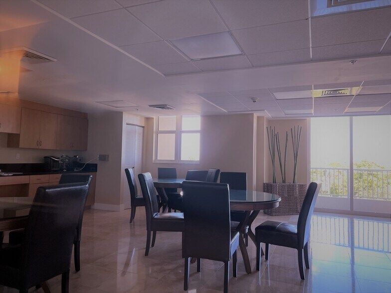 Building Photo - 117 NW 42nd Ave