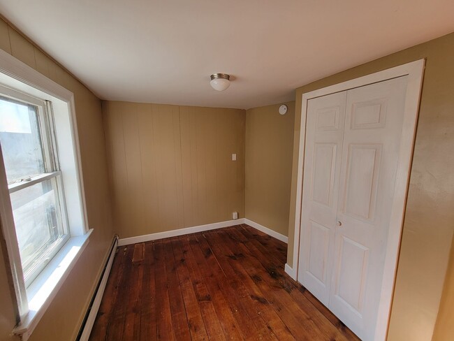 Building Photo - Newly Remodeled 3BD 1Bath Home-Pet approved