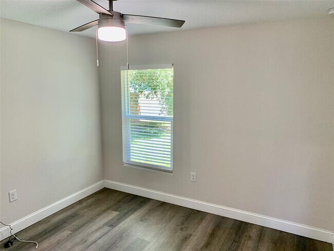 Building Photo - 6338 Lenape Ln