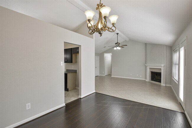 Building Photo - 3318 Golden Willow Dr