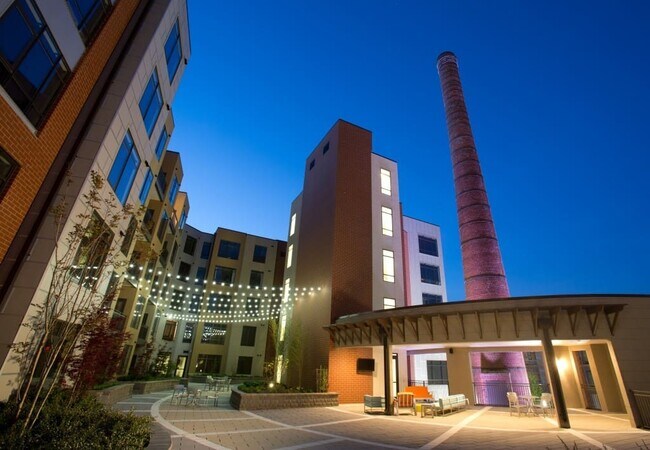 Building Photo - 33 Peabody St