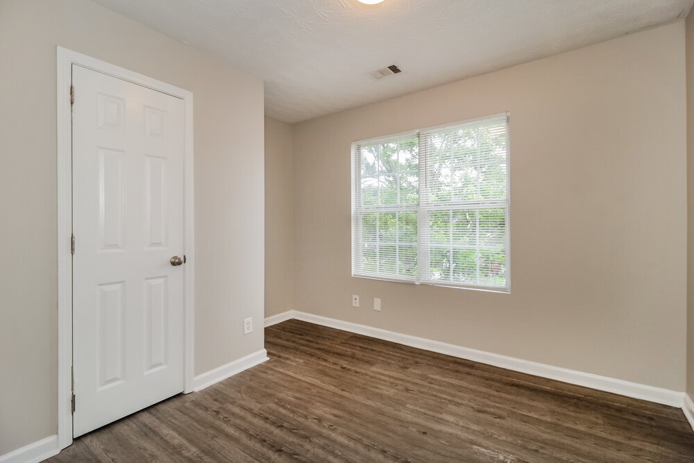 Building Photo - 2028 Oak Terrace Dr SE