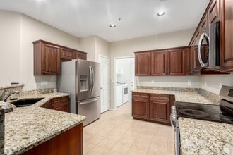 Building Photo - 3 Bedroom in Hunter Ridge