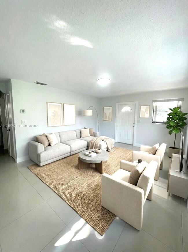 Building Photo - 512 SW 7th St