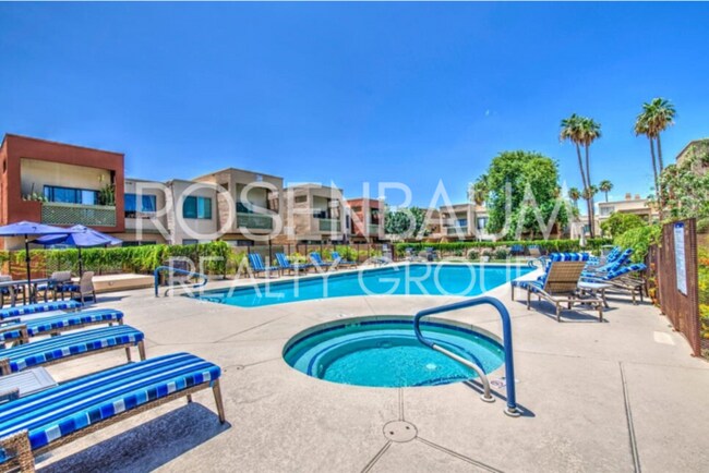 Building Photo - Beautiful 2-beds, 2-baths ground-level cor...