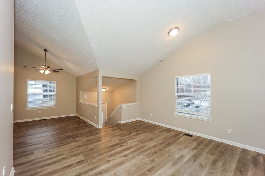 Building Photo - 1076 Hidden Brook Trail