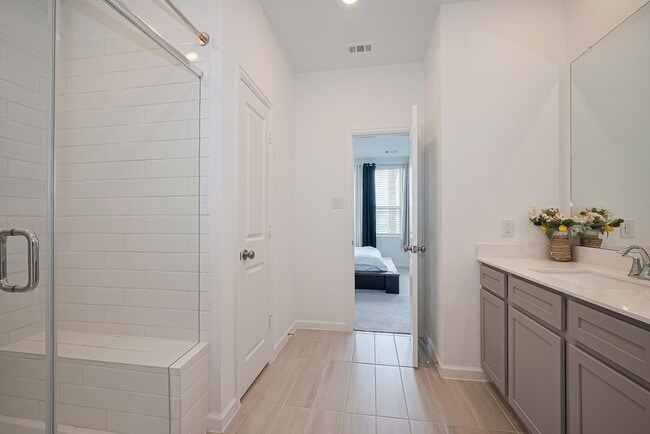 Building Photo - 5435 Holly Hvn Ct