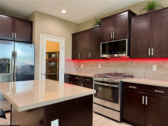 Building Photo - 7025 Solana Ridge Dr