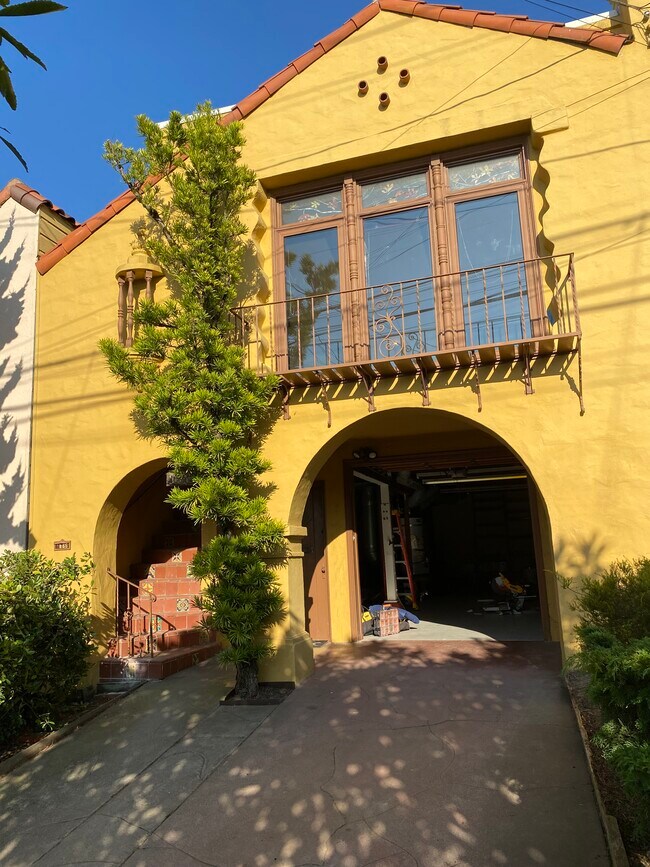 Building Photo - 1866 21st Ave
