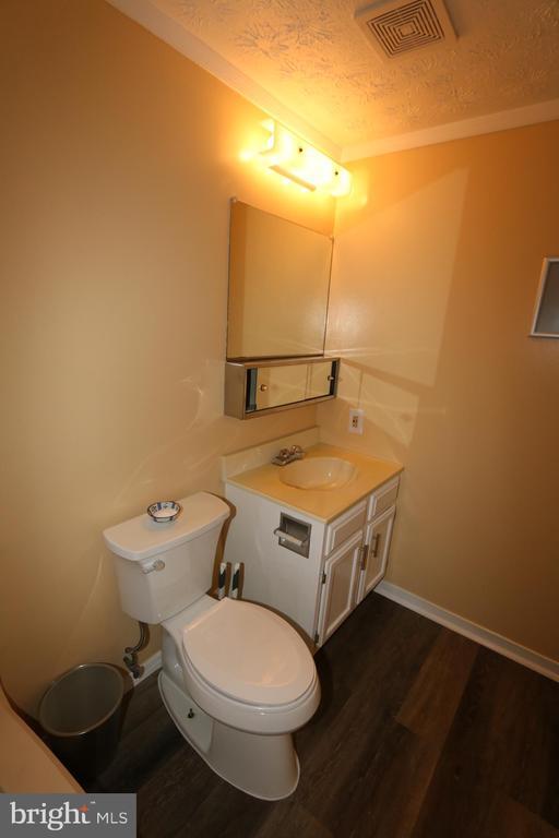 Building Photo - 6512 Cricket Pl