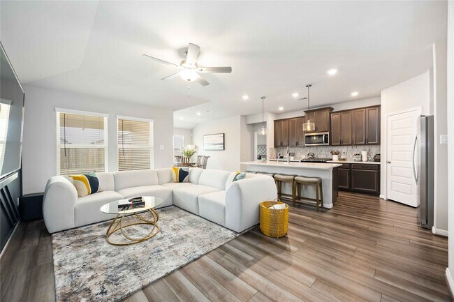 Building Photo - 6910 Lebec Dr