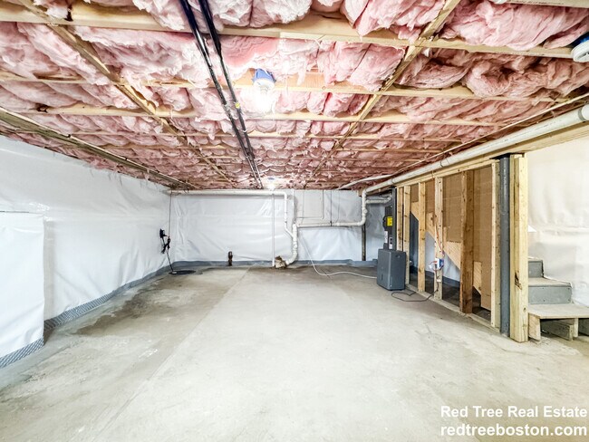 Building Photo - 58 Chestnut St