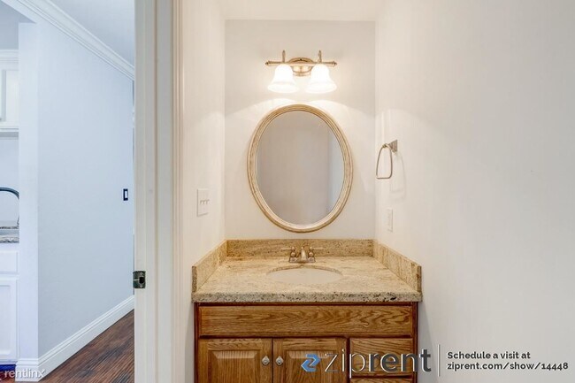 Building Photo - 2 br, 1.5 bath Townhome - 312 Eastgate Ln,...