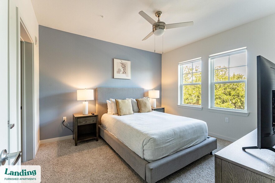 Building Photo - 1225 Utica Dr