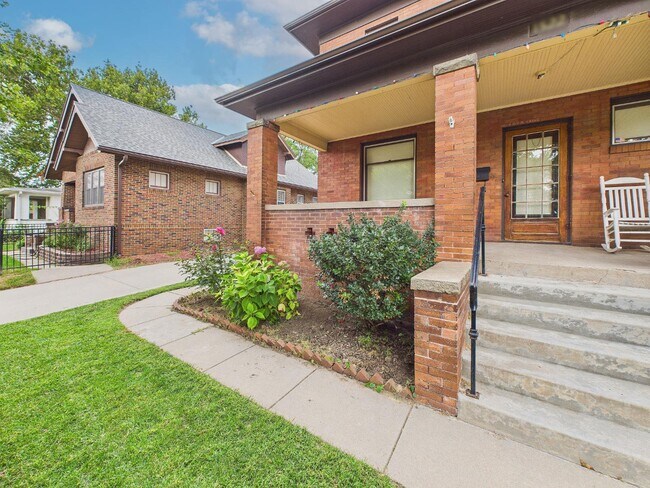 Building Photo - 1522 Park Wild Ave