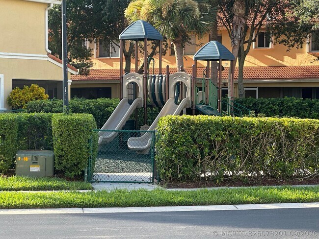 Building Photo - 1044 Arezzo Cir