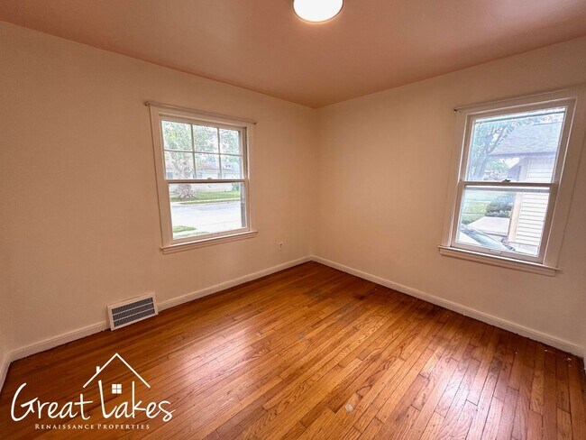 Building Photo - 21728 Beechwood Ave