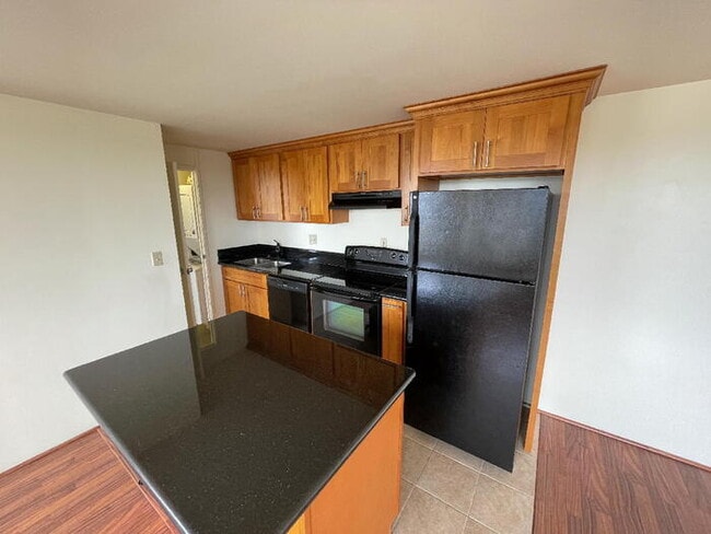 Building Photo - To register for the showing time below, no...