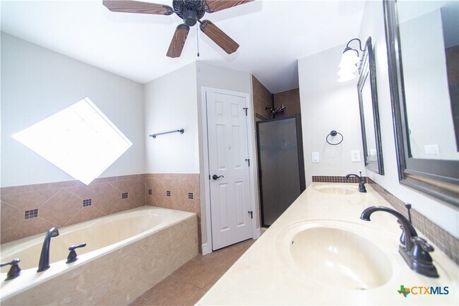 Building Photo - 2410 Big Divide Rd