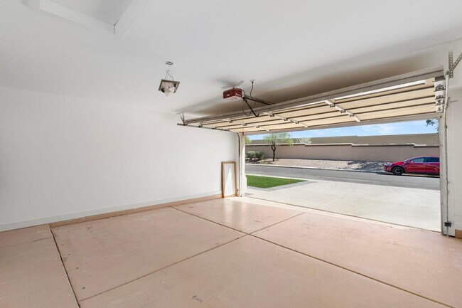 Building Photo - 5608 W Pontiac Dr