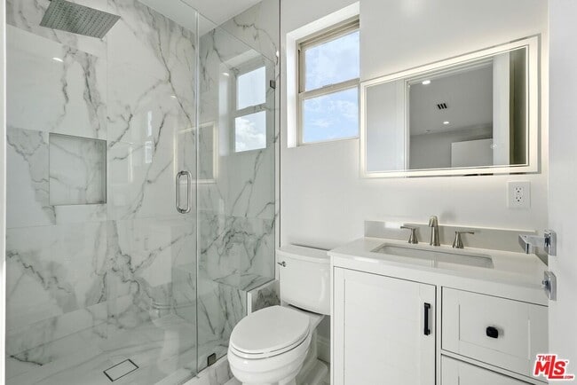 Building Photo - 6717 Sunnyslope Ave